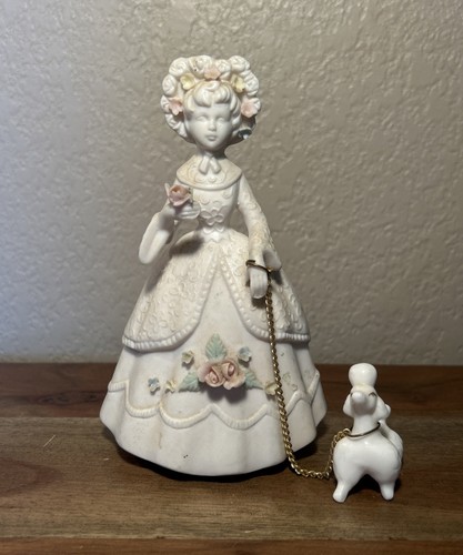 Figurine woman walking - figurine,